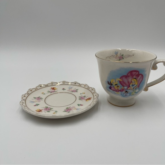 Disney Parks Exclusive Alice in Wonderland Coffee Cup Tea Mug & Saucer - Picture 11 of 12